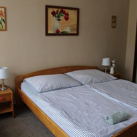 Hotel Obecna Skola Svatý Jan pod Skalou Dış mekan fotoğraf