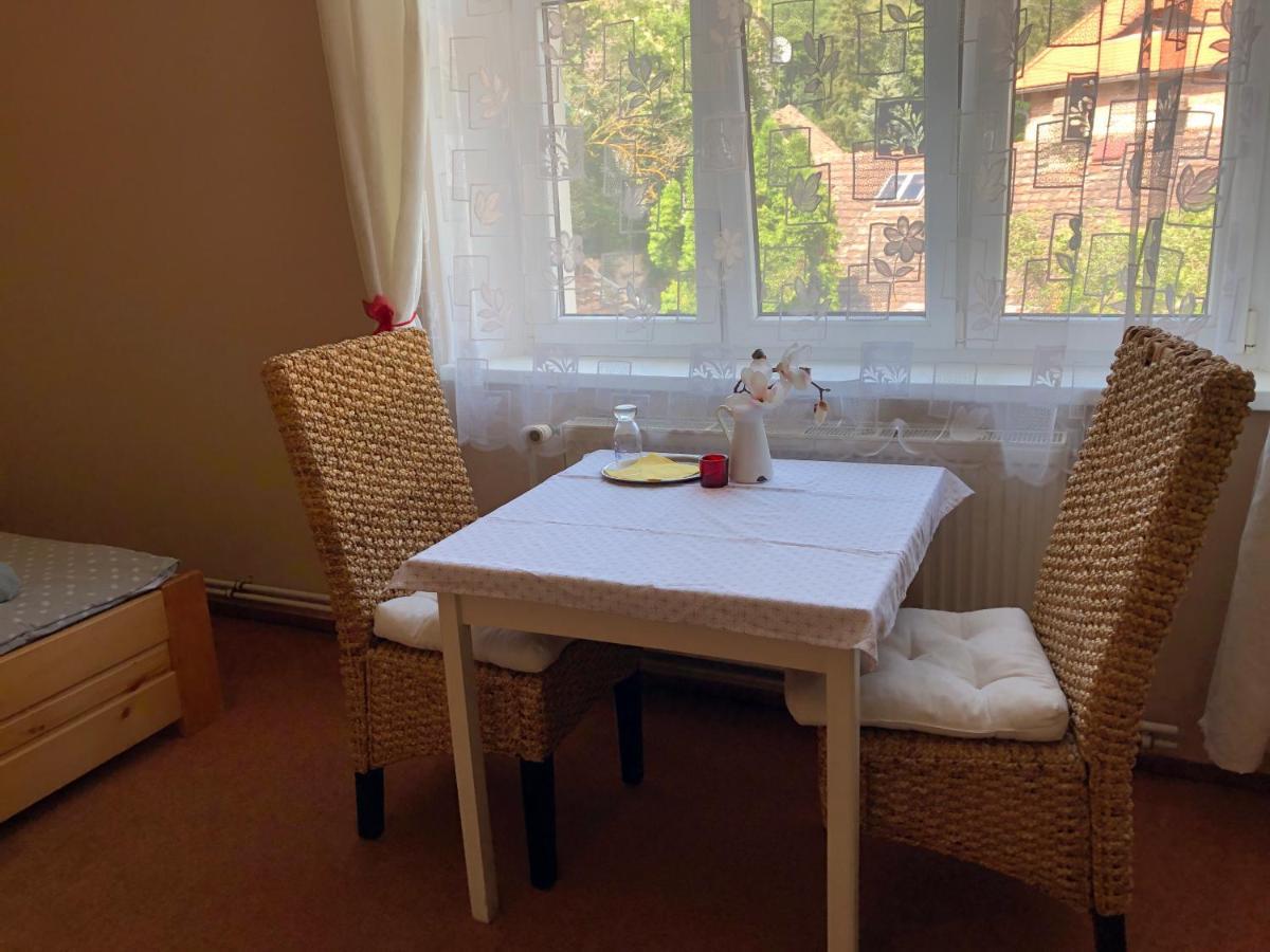 Hotel Obecna Skola Svatý Jan pod Skalou Dış mekan fotoğraf